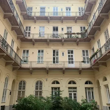 Noble Glory Of - Danube Coast & Basilica Apartament